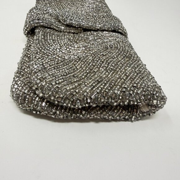 MOYNA New York, Hand Beaded Silver Clutch - Picture 11 of 11